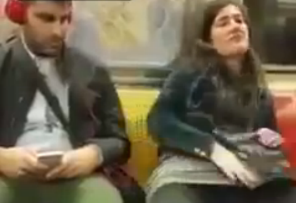 Difunden Video De Una Joven Masturbándose En El Metro De Nueva York Laura G
