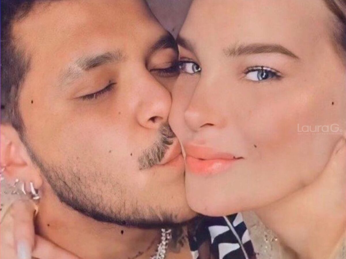 Belinda Y Christian Nodal Celebran 6 Meses De Relación